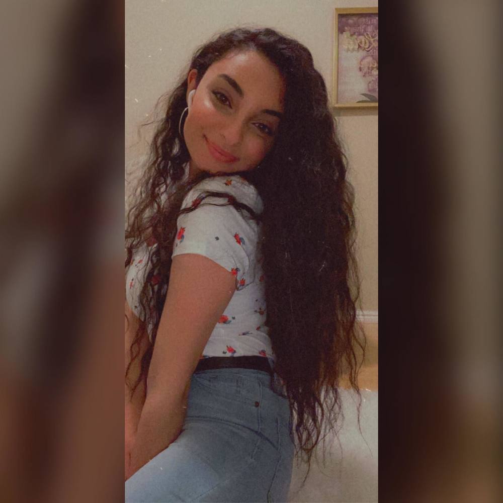 Meet your Posher, Elaria